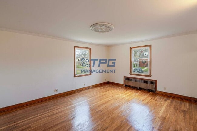 Building Photo - 413 E 7th Ave