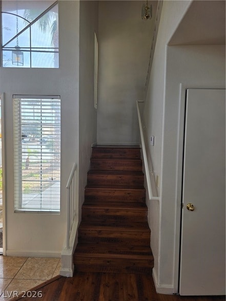 Building Photo - 5784 Akron Ct