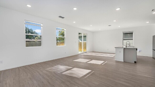 Building Photo - 4422 Chandler Rd