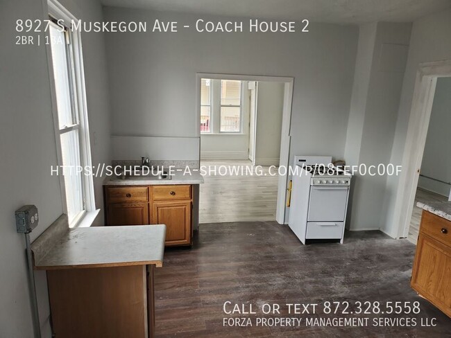 Building Photo - 8927 S Muskegon Ave