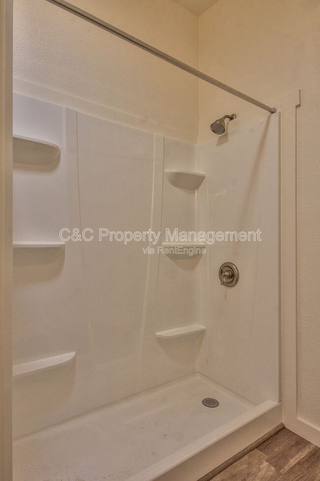 Building Photo - 419 Watson St