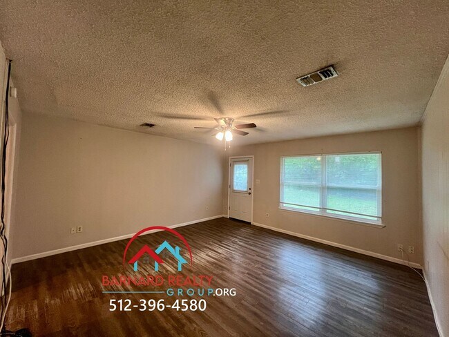Building Photo - 106 Whitetail Dr