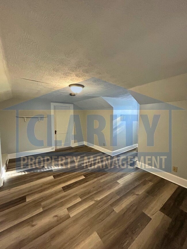 Building Photo - One bedroom apartment across from Lee University!