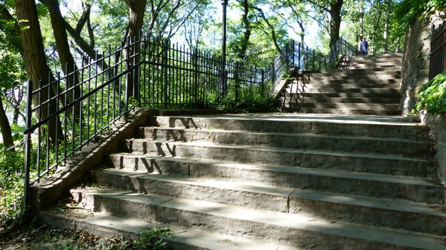 Building Photo - Stunning, Super Sunny Pre-War CORNER 1 BD,...