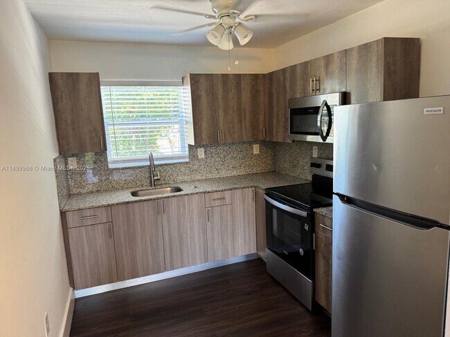 Building Photo - 1864 NW 24th St