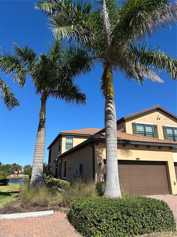 Building Photo - 10808 Tarflower Dr