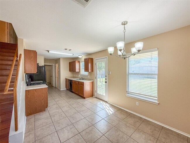 Building Photo - 909 Remington Dr