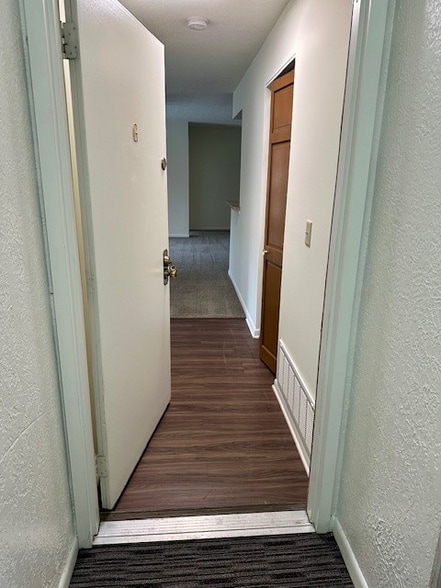 Building Photo - 2253 Hedgerow Road