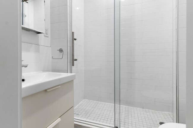Building Photo - 2 bedroom in New York NY 10010