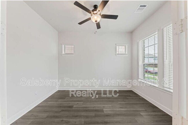 Building Photo - 9324 Trammel Davis Rd