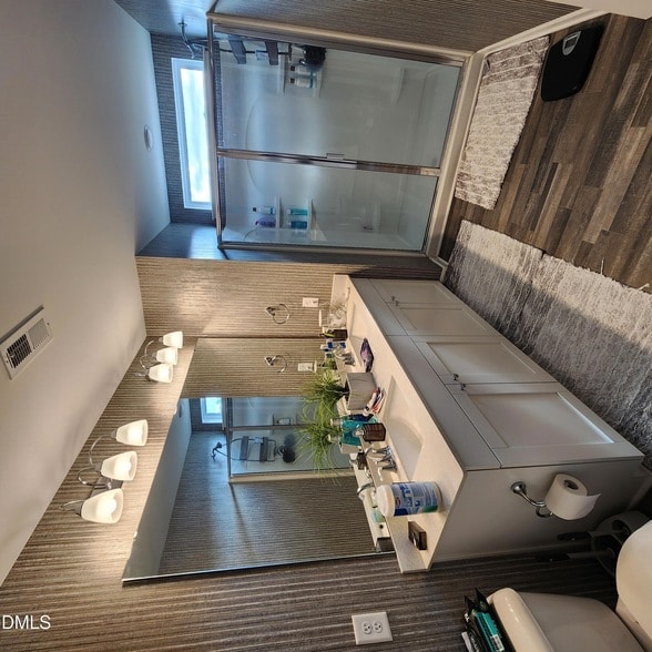 Building Photo - 157 Roebuck Ln