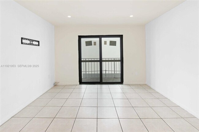 Building Photo - 1225 West Ave