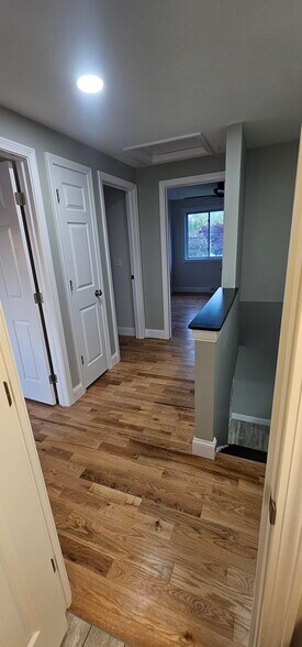 Building Photo - 4138 Highview Pky