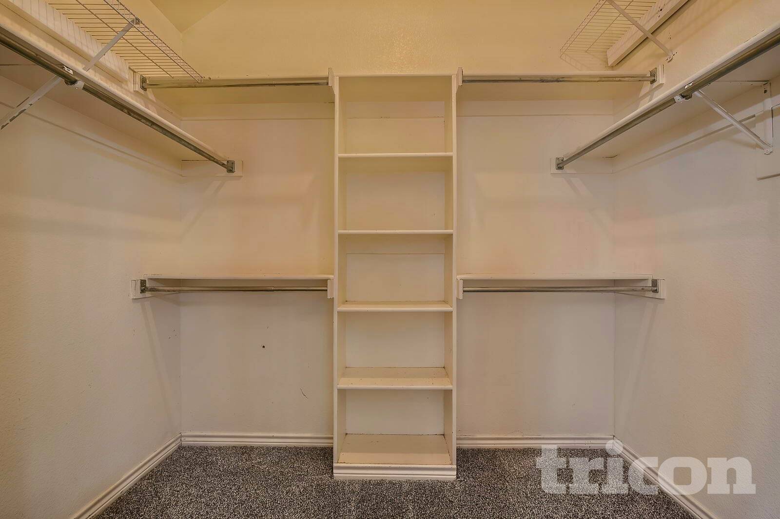 Building Photo - 1711 Newcastle Dr