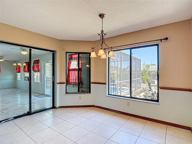 Building Photo - 5066 Woodbine St