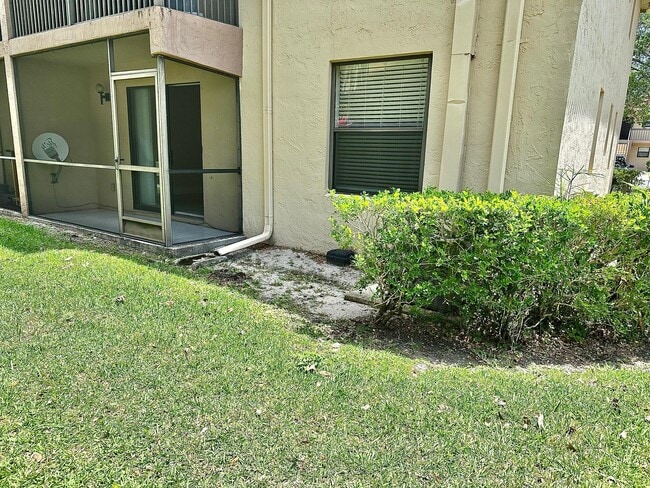 Building Photo - 21904 Lake Forest Cir