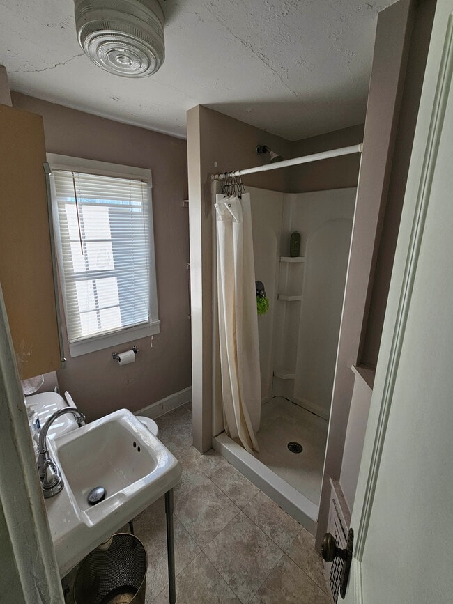 Building Photo - 1 Page St