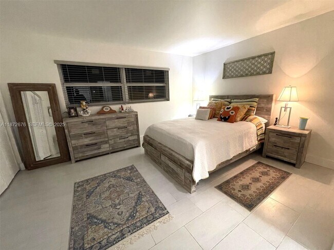 Building Photo - 5103 NW 35th St