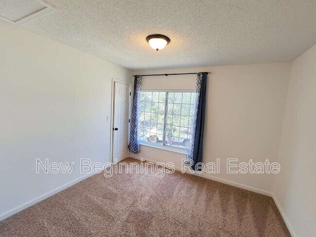 Building Photo - 3415 Kirkwood Dr
