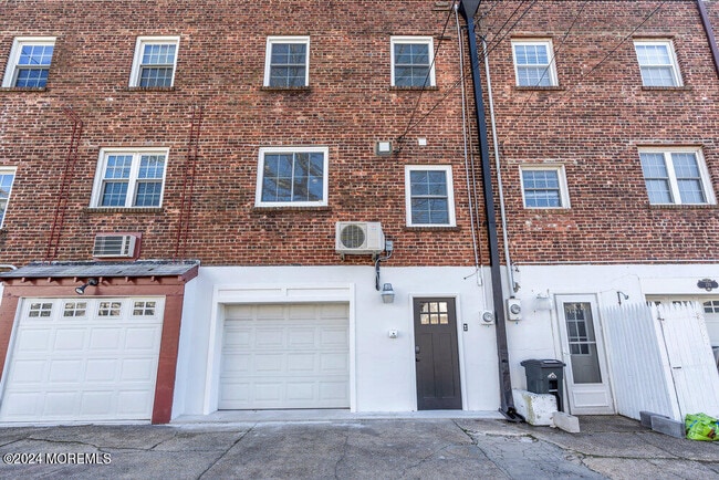 Building Photo - 131 Terrace Rd