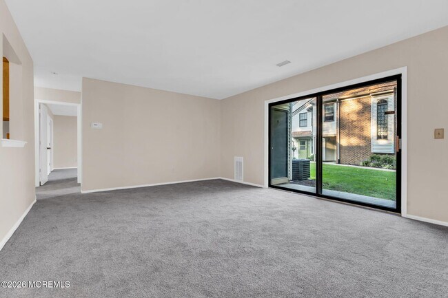 Building Photo - 2101 Bayhead Dr