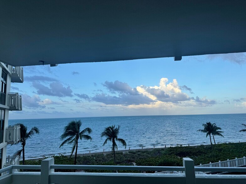 Views from balcony - 1111 Crandon Blvd