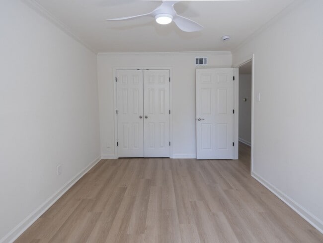 Building Photo - RENOVATED - 2BR/1BA FOR RENT