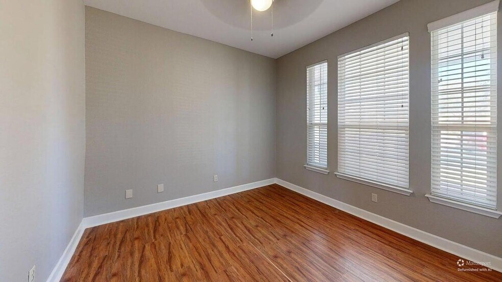 Building Photo - 2105 Huxley Ln