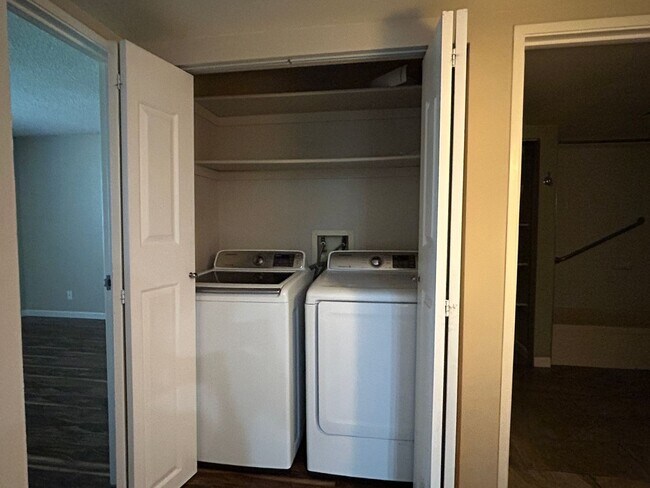 Building Photo - **Leasing Special** Newly renovated 1 Bed/1 Bath Condo near Lowry/Cherry Creek