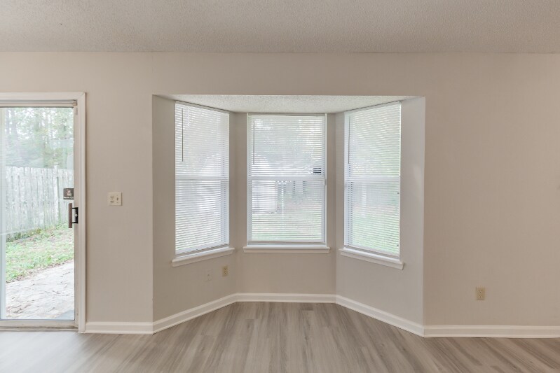 Building Photo - 4172 Davie Ct