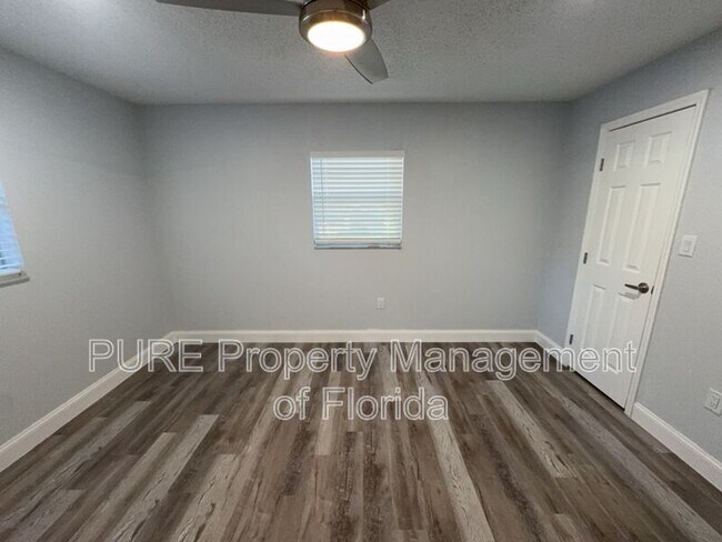 Building Photo - 1610 SE 25th St