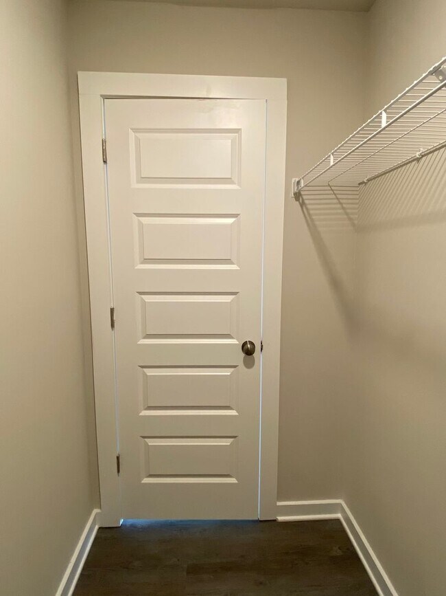 Building Photo - 130 Ridgeview Cir