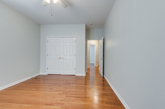 Building Photo - Luxury, Location, and Lifestyle on Rolling...