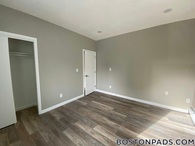 Building Photo - 50 Evergreen St