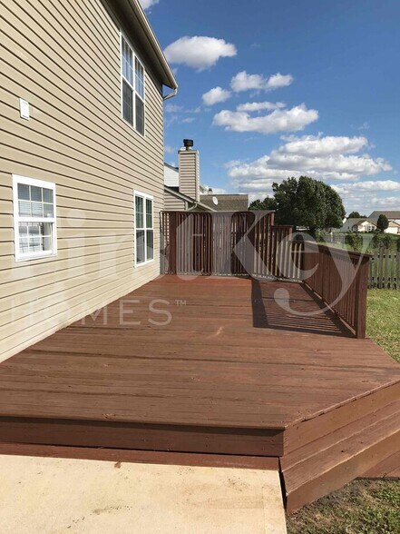 Building Photo - 11205 Fall Dr