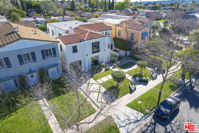 Building Photo - 1032 Masselin Ave