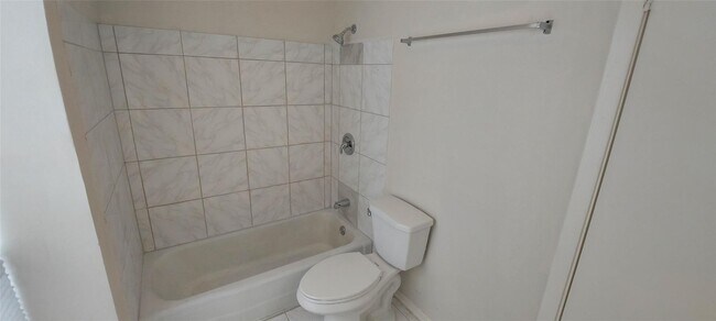 Building Photo - 9017 Rue Cambon St