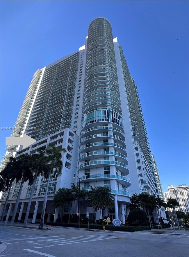 Building Photo - 1800 N Bayshore Dr