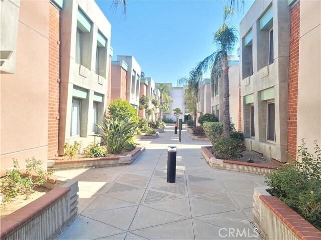 Building Photo - 5301 Balboa Blvd