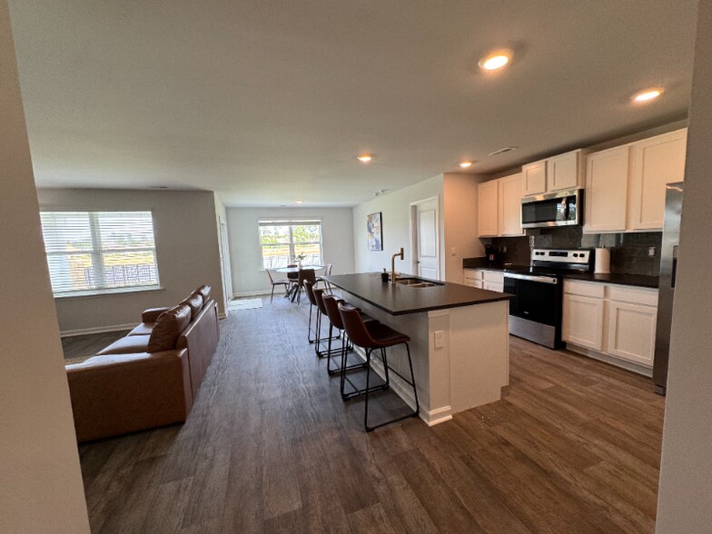 Building Photo - 4756 Scaup Wy