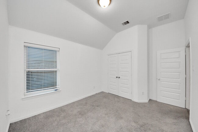 Building Photo - 5827 Northern Rose Ln