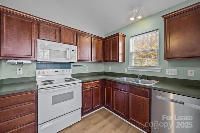 Building Photo - 9467 Kimmel Ln