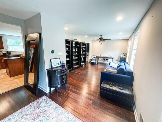 Building Photo - 230 Chaffin Ridge Trce