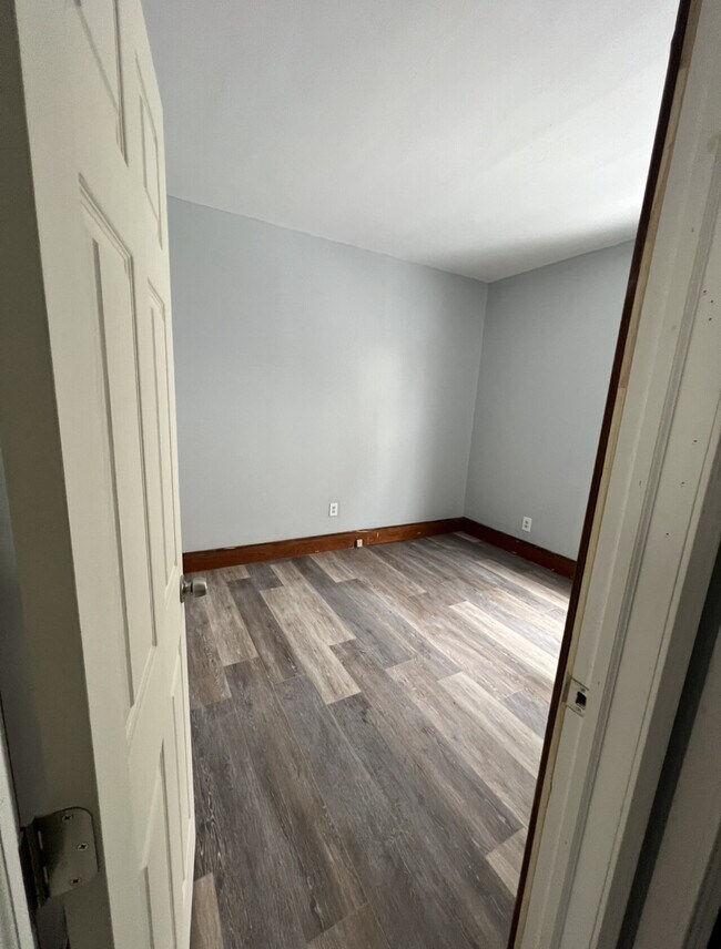 Building Photo - 117 Greenland Dr