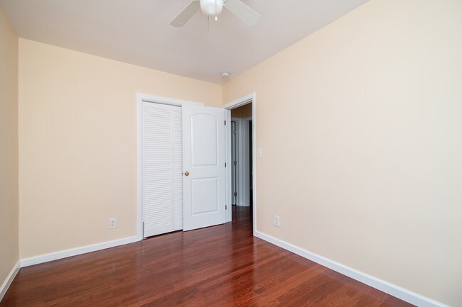 Building Photo - 5107 Overland Ave