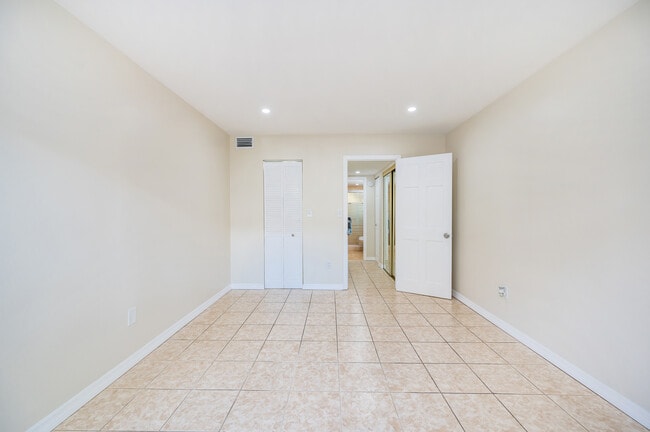 Building Photo - 7705 SW 86th St