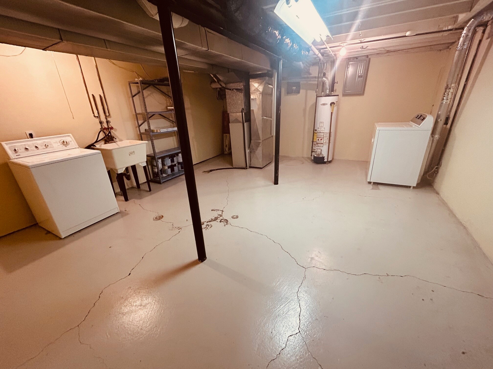 Basement storage + washer/dryer - 3234 Bolgos Cir
