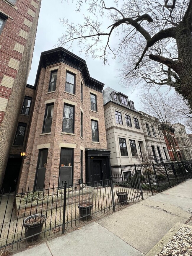 Building Photo - 2118 N Seminary Ave