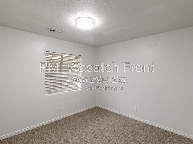 Building Photo - 3211 S 945 E