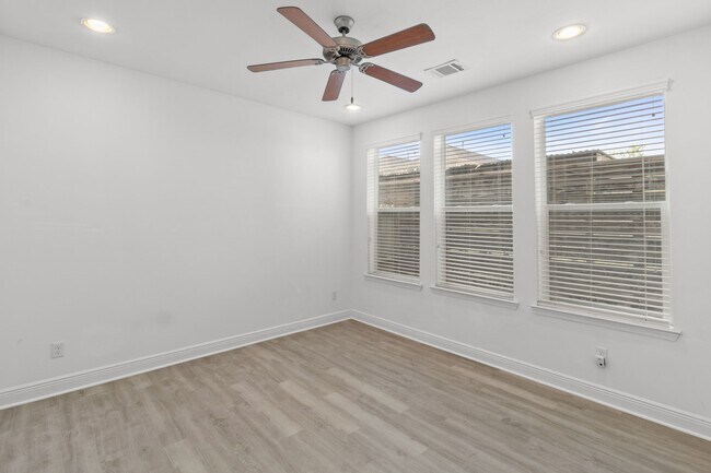Building Photo - 2718 McGowen St